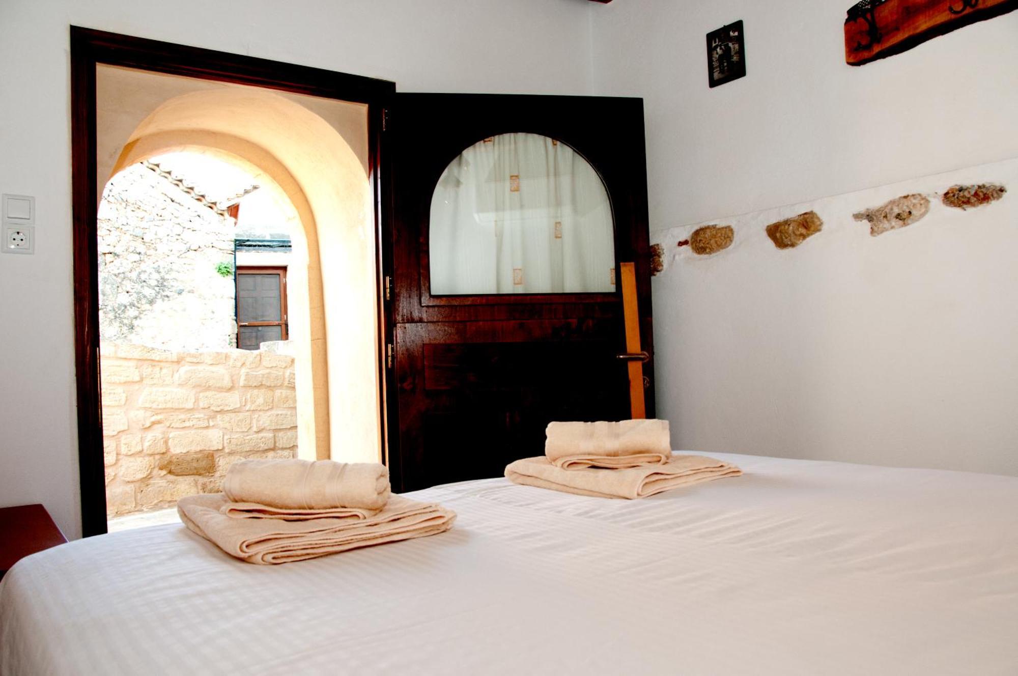 Pyrgos Fassea Villa *